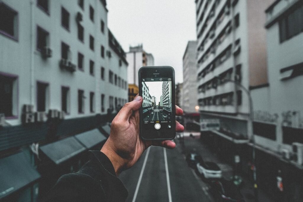 How to transfer photos from your phone to a computer