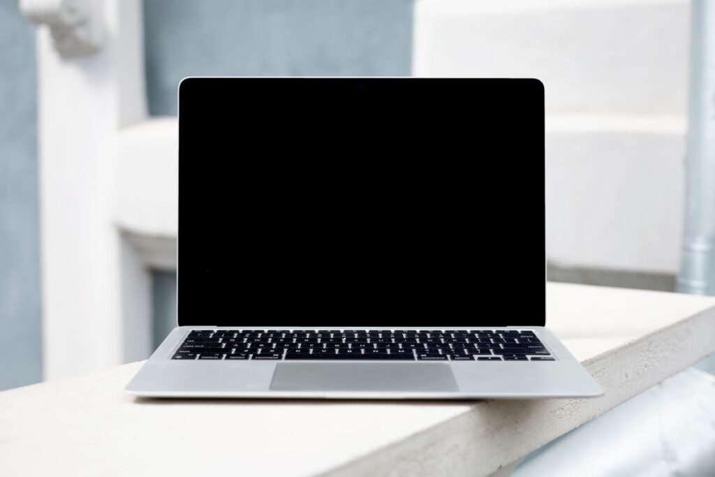 How to use Microsoft Word on a laptop computer