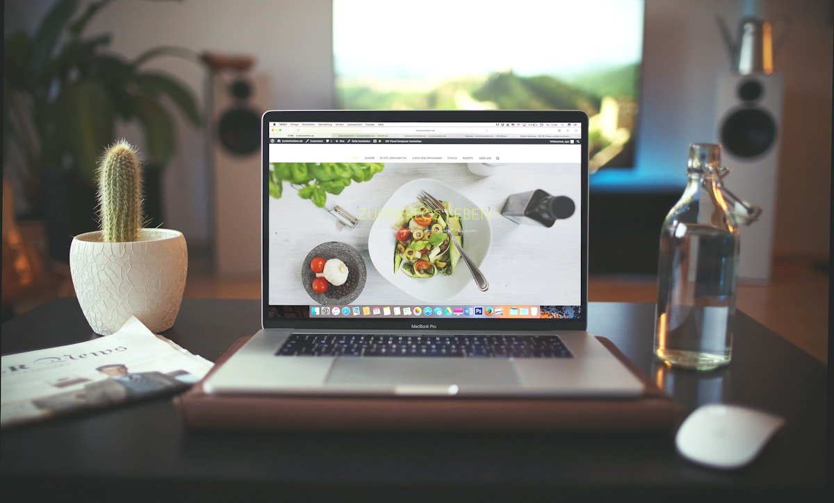 what is a web browser open on a laptop
